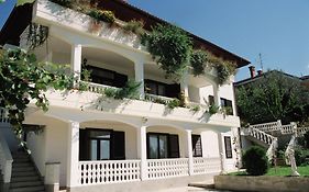 Apartments Ananina
